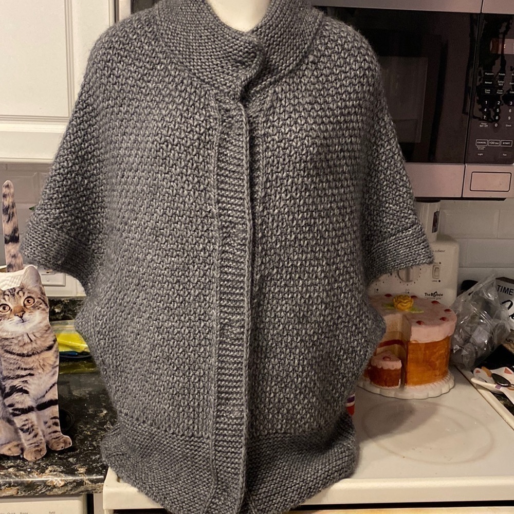 L womens Elsamanda made in Italy snap front very nice sweater size L